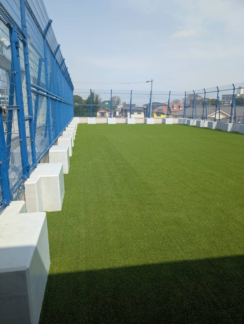 ＝東京都の幼稚園に人工芝工事＝