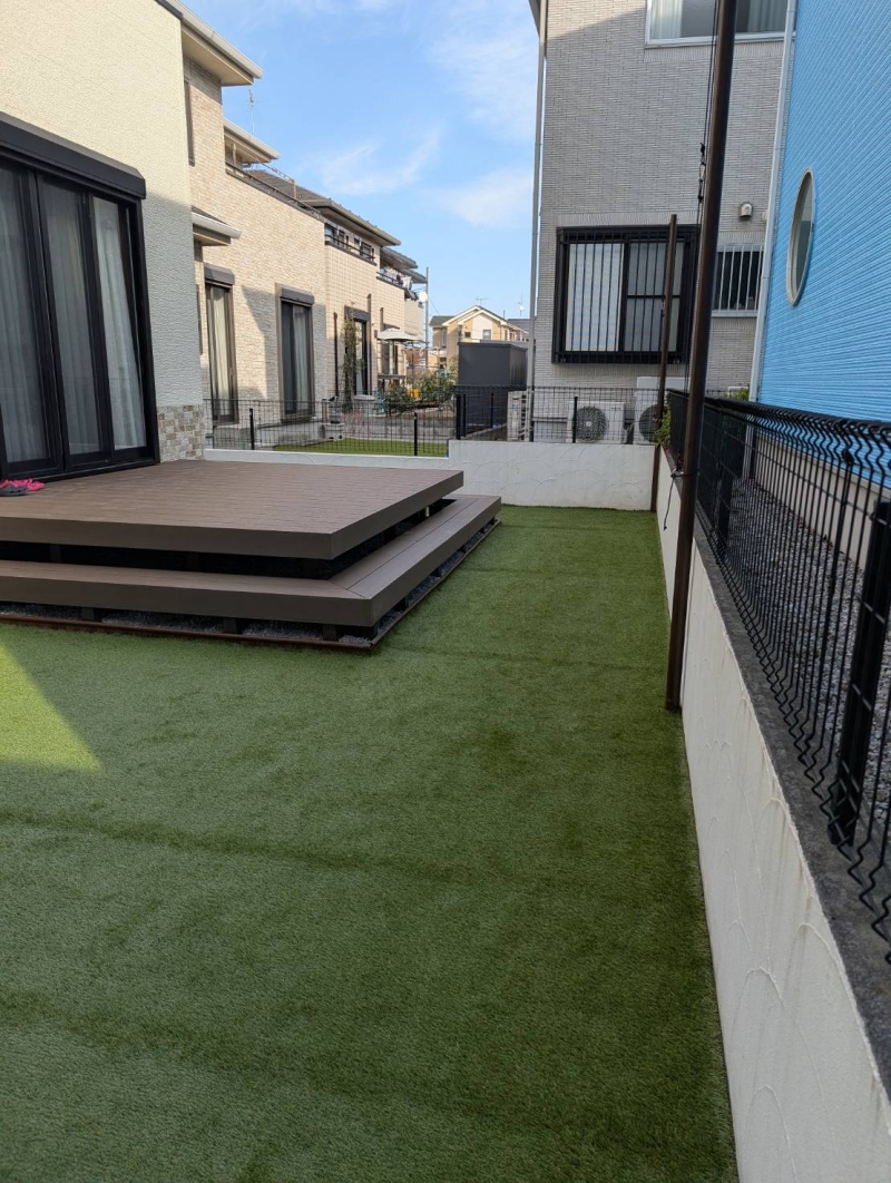 ＝吉川市のお庭に人工芝工事＝