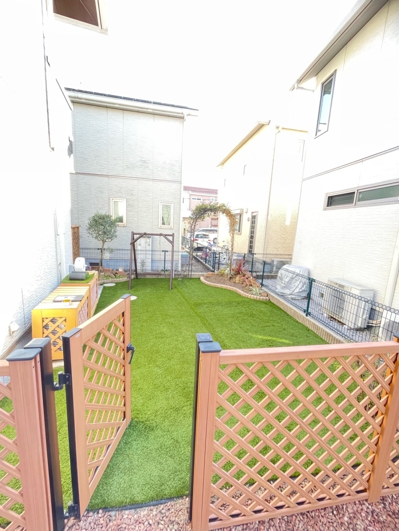 ＝鴻巣市に人工芝工事＝