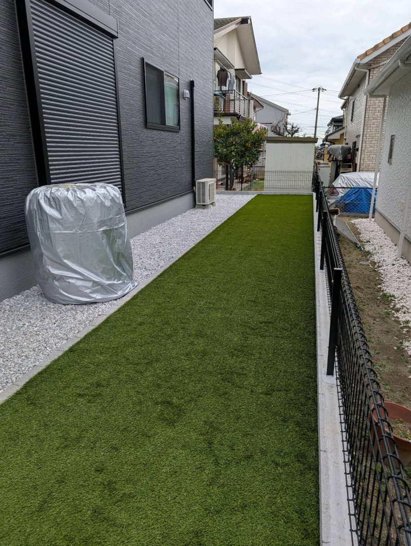 ＝横浜市に人工芝工事＝