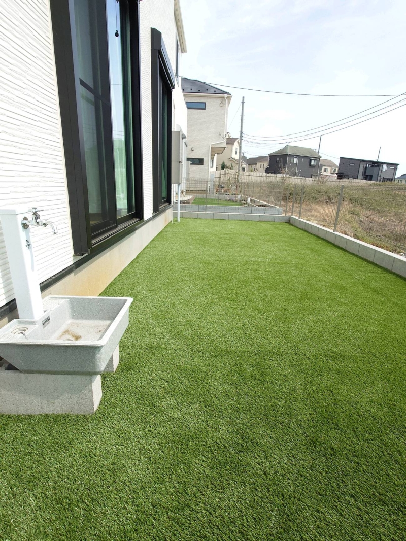 ＝横浜市に人工芝工事＝