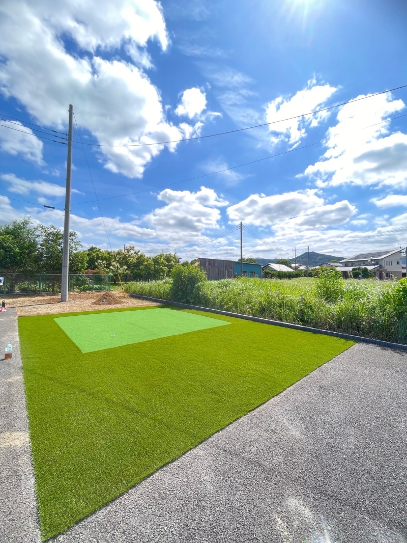 開放感あるお庭を、ゴルフも楽しめる人工芝空間へ