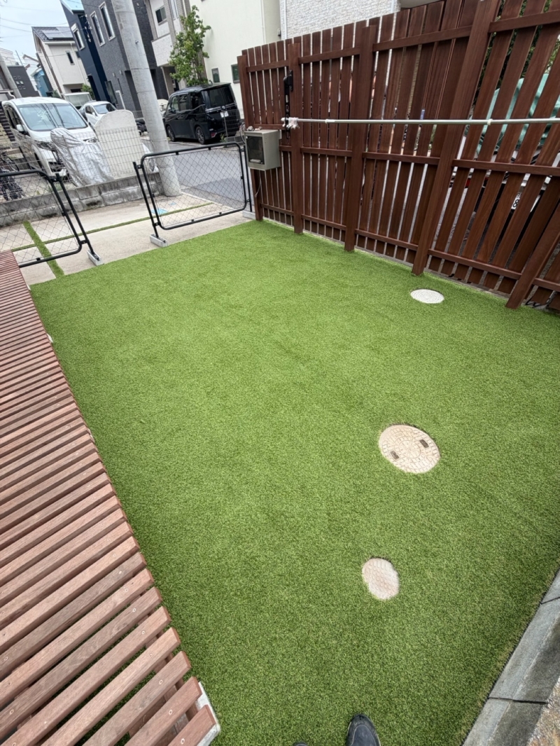 天然芝のお庭を、お手入れ不要の人工芝へリフォーム｜千葉県千葉市緑区