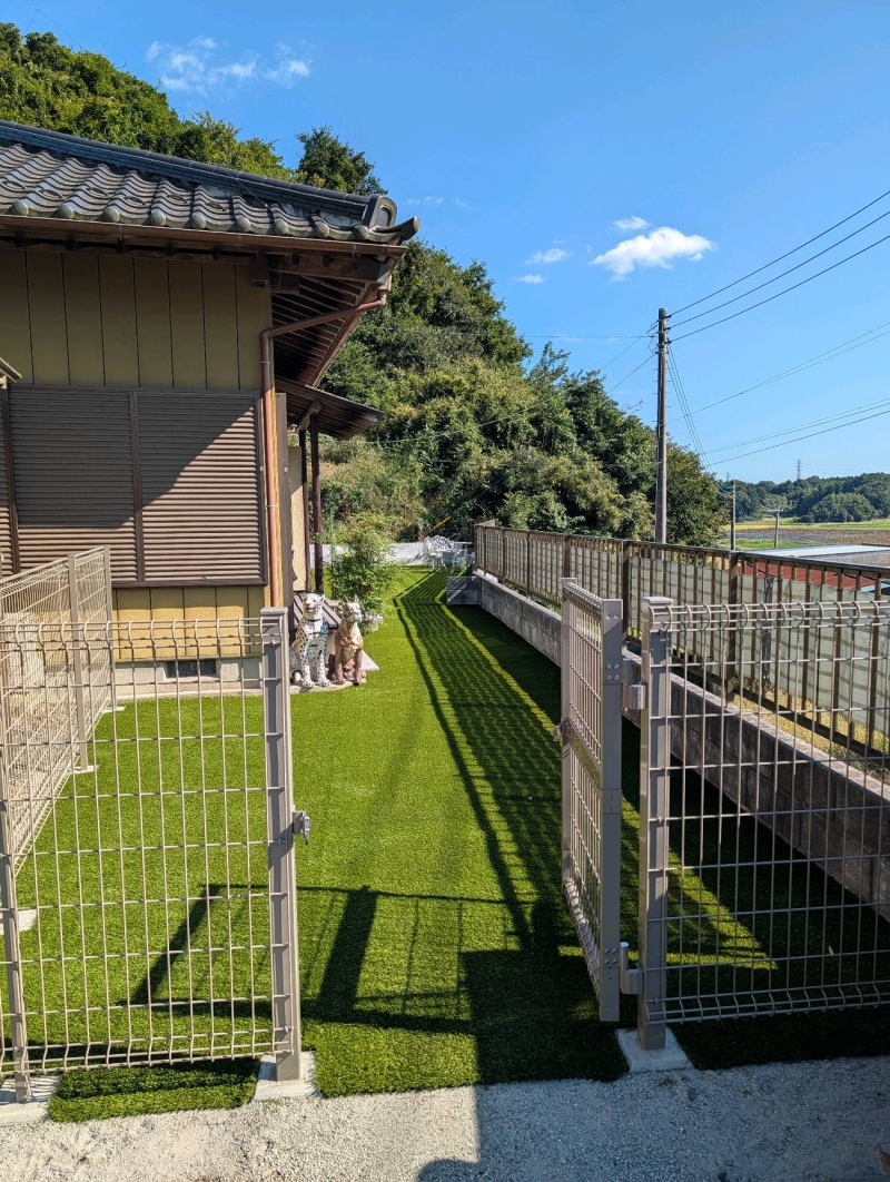 茨城県小美玉市｜30㎜人工芝施工・門扉設置工事